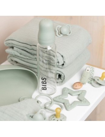 BIBS 5014250 Stiklinis buteliukas su antikolikine apsauga 225 ml Šalavijas